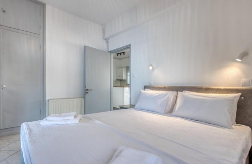 Perama Apartment | Hidden Beach