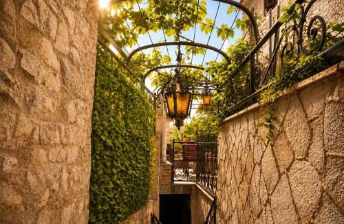 Old Town Apartment | Hidden Garden Stone House Private Romantic Retreat in Budva Old Town