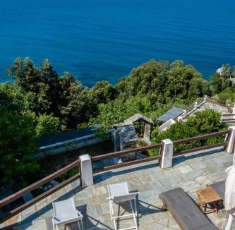 Papa Nero House | Hideaway in Damouchari with private access to sea ANNA's HORIZON