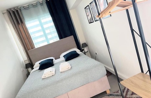 Athens City Centre Apartment | HighEnd 5BDR NewApt w/Breathtaking Acropolis View