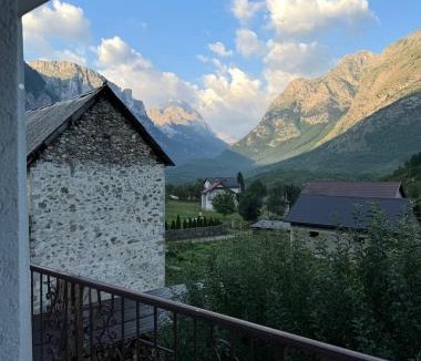 Vusanje House | Highland guest house Vuthaj