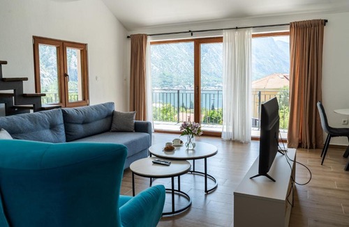 Orahovac Apartment | Hill House Orahovac