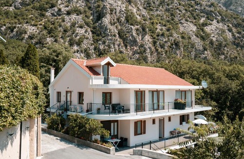Orahovac Apartment | Hill House Orahovac