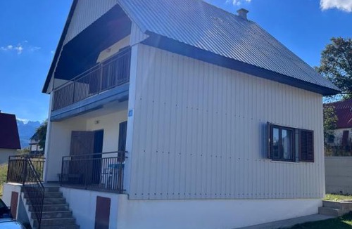 Zabljak House | Hillside