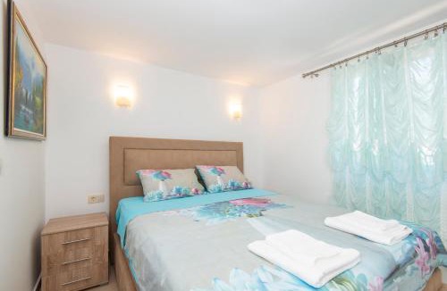Donji Stoliv Apartment | Hillside Seaview Apartment