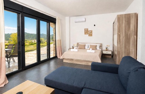Haniotis Apartment | Hilltop Apartment 8