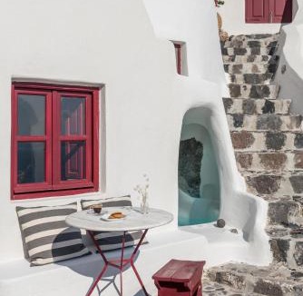 Oia Villa | Historic Old bakery cave by Cycladica