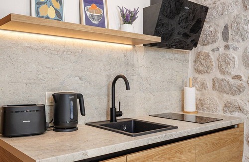 Muo Apartment | Historic Waterfront Apartment