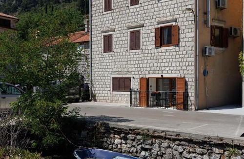 Muo Apartment | Historic Waterfront Apartment