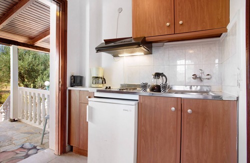 Vasilikos Apartment | Holiday Apartment "Areti Orfeas Apartment 3" near Beach with Balcony & Wi-Fi