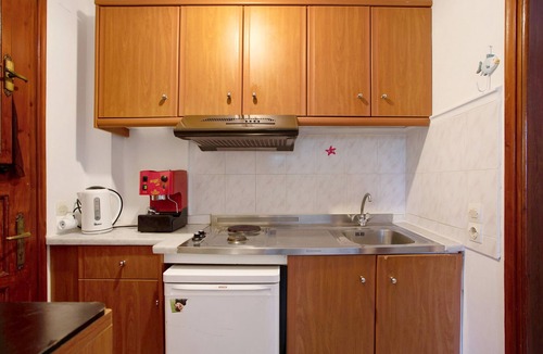 Vasilikos Apartment | Holiday Apartment "Areti Orfeas Apartment 3" near Beach with Balcony & Wi-Fi