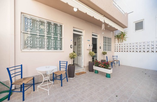 Haraki Apartment | Holiday Apartment 'Jaana and Akis 1' with Sea View, Wi-Fi and Air Conditioning
