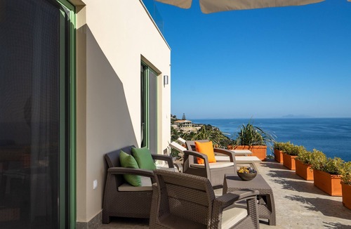 Skala Apartment | Holiday Apartment "Joy Breeze" with Sea View, Balconies & Wi-Fi