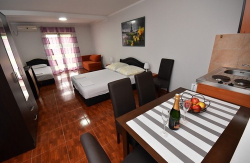 Meljine Apartment | Holiday apartment Meljine for 1 - 4 persons - Holiday apartment