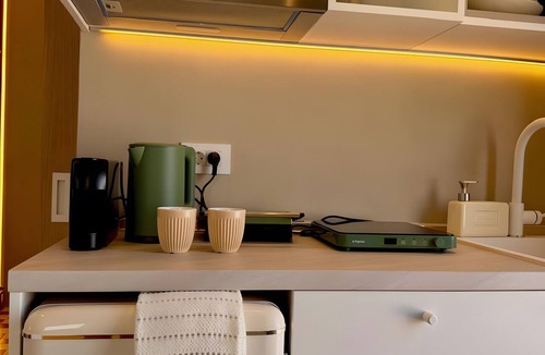 Antiparos House | Holiday Home 'Antiparos Moonstone Jacuzzi' with Wi-Fi and Air Conditioning