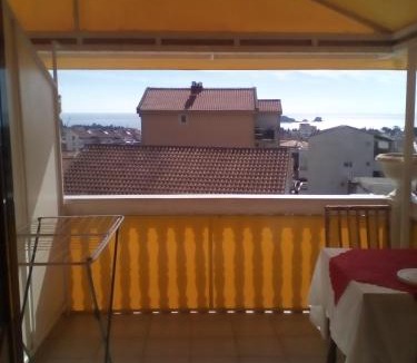 Lazi Apartment | Holiday Home & Apartments Micanovic