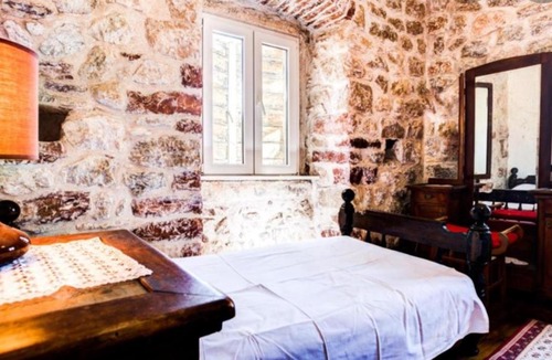 Risan House | Holiday Home Bogumila dva zasebna apartmana