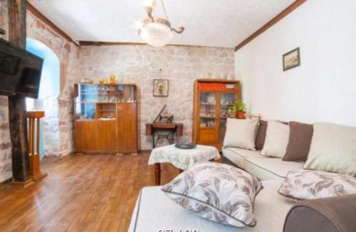 Risan House | Holiday Home Bogumila dva zasebna apartmana