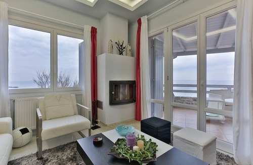 Agios Ioannis House | Holiday home "Centaur Villa" beachfront