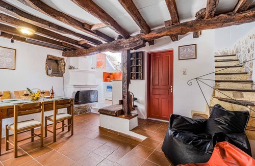Alexandros House | Holiday Home "Ellen T" with Wi-Fi & A/C
