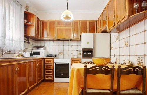 Elation House | Holiday Home 'Lions Residence' with Mountain View, Wi-Fi and Air Conditioning