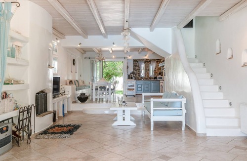 Katakali House | Holiday Home 'Mykonos' with Sea View, Wi-Fi and Air Conditioning