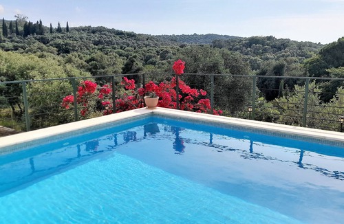 Agios Spyridon Corfu House | Holiday Home "Nora" with 2 Apartments and Shared Pool - Sea Breeze 1