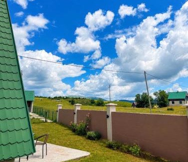 Tepacko Polje House | Holiday Home Stefani Spacious Mountain House near Durmitor 3 Bedrooms Private Parking