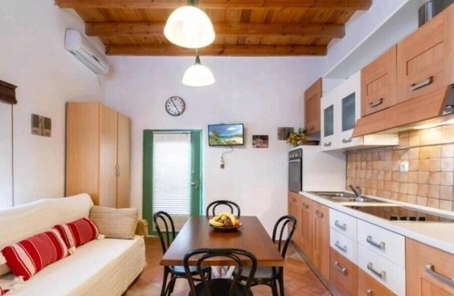 Sitia House | Holiday home with view of the water