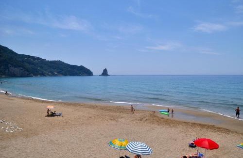 Agios Gordios House | Holiday House Angelos A on Agios Gordios Beach