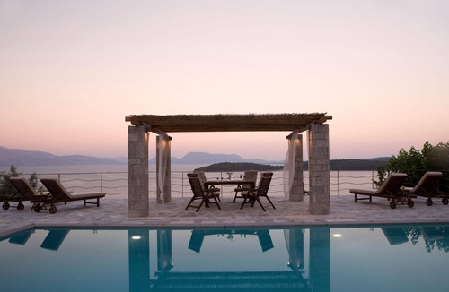 Perigiali House | Holiday villa for up to 4 people