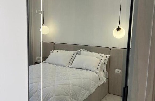 Gramsh Apartment | Home DeLuis