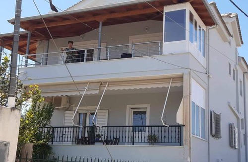 Velon House | Home next to the beach