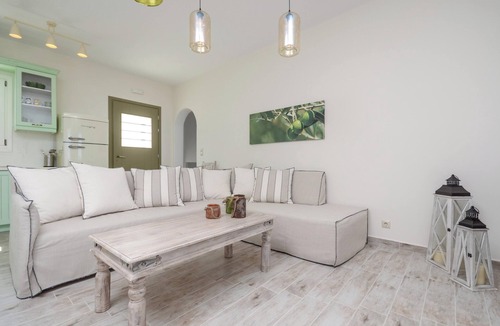 Naxos Villa | Homerez - Villa in Naxos, sea and mountain view