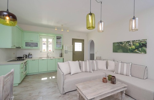 Naxos Villa | Homerez - Villa in Naxos, sea and mountain view