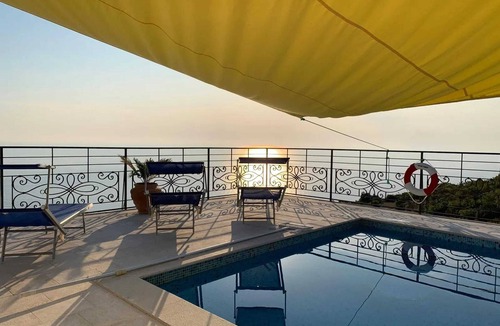 Zagora Villa | Homerez - Villa in Zagora, Sea View