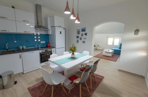 Virpazar Apartment | Honey Farm House