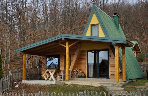Montenegro Ski Chalet | Honeywood Cabin II with Private Spa