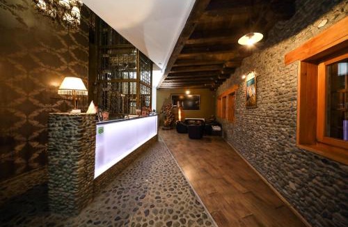 Mejë Hotel | Hotel Çarshia e Jupave