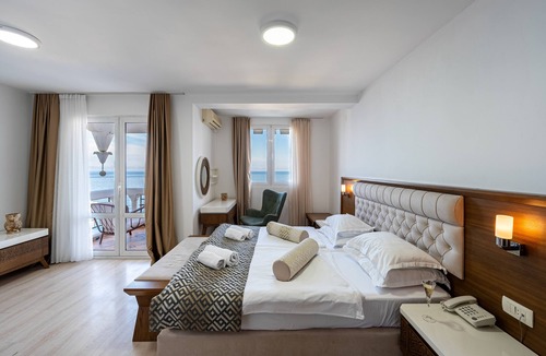 Sveti Stefan Hotel | Hotel Adrovic Sveti Stefan
