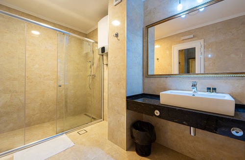 Sveti Stefan Hotel | Hotel Adrovic Sveti Stefan
