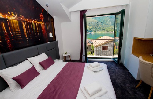 Dobrota Hotel | Hotel Alkima