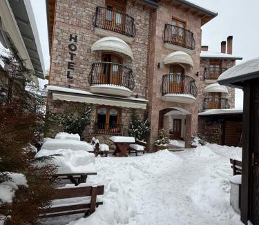 Moscopole Hotel | Hotel Ambassador Voskopojë