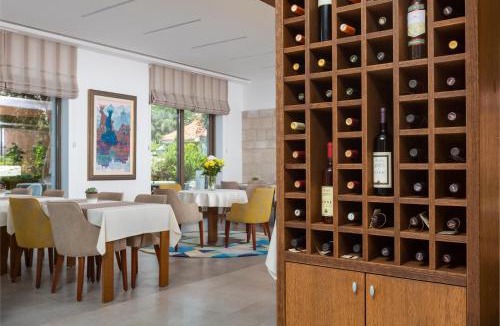 Petrovac Hotel | Hotel Eleven
