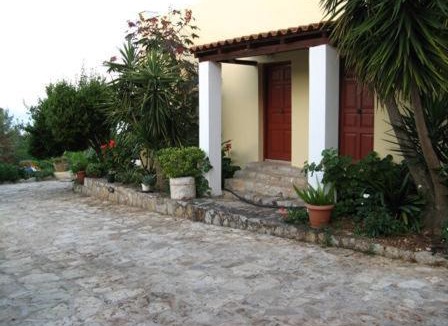 Melissopetra Apartment | Hotel Heleni Apartments