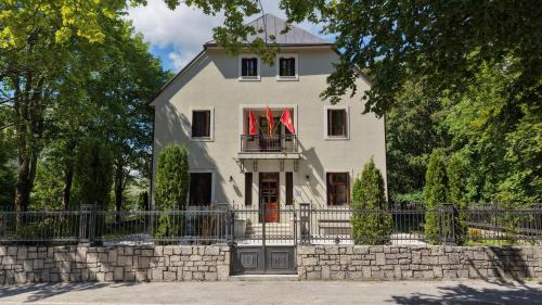 Cetinje Hotel | Hotel Ivanov Konak i Depadans Palac
