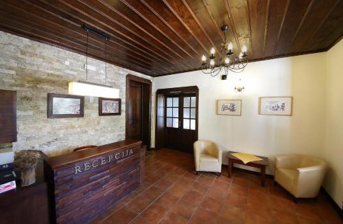 Cetinje Hotel | Hotel Ivanov Konak i Depadans Palac