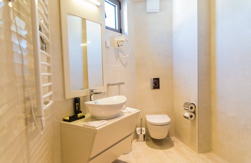 Maini Hotel | Hotel Kadmo by Aycon