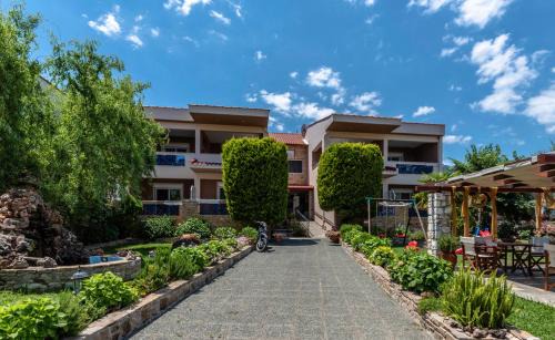 Skala Potamias Hotel | Hotel Makrina