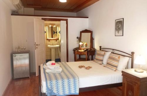Zarakas Hotel | Hotel PARALIAKO Kyparissi
